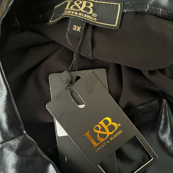 NWT L&B Black faux leather shiny plus size 3X leggings - Picture 3 of 3